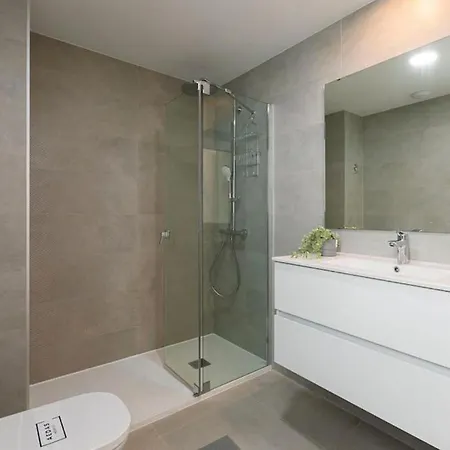 Middle Views Luxury Sea Escape Appartamento