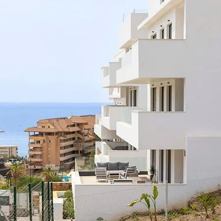 Middle Views Luxury Sea Escape * Torremuelle