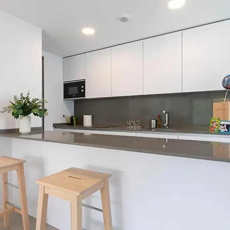 Daire Modern 3-bed Boho Retreat For A Stylish Escape