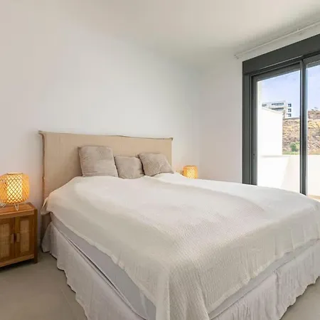 Daire Modern 3-bed Boho Retreat For A Stylish Escape *